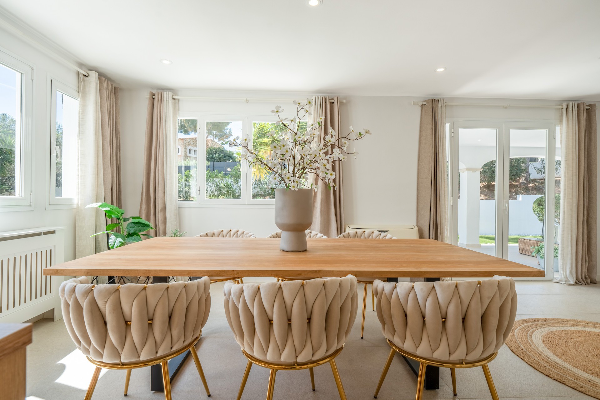 Recently renovated four bedroom villa with pool and garden in santa ponsa