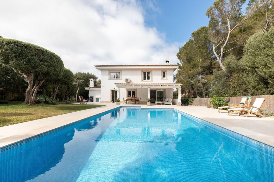 Villa for sale in santa ponsa