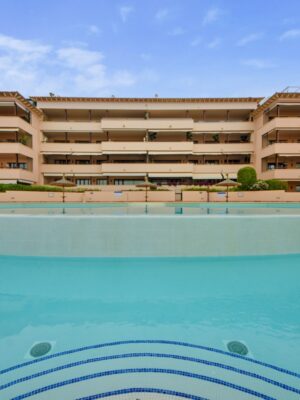 Refined garden apartment with exclusive community wellness for sale in bendinat
