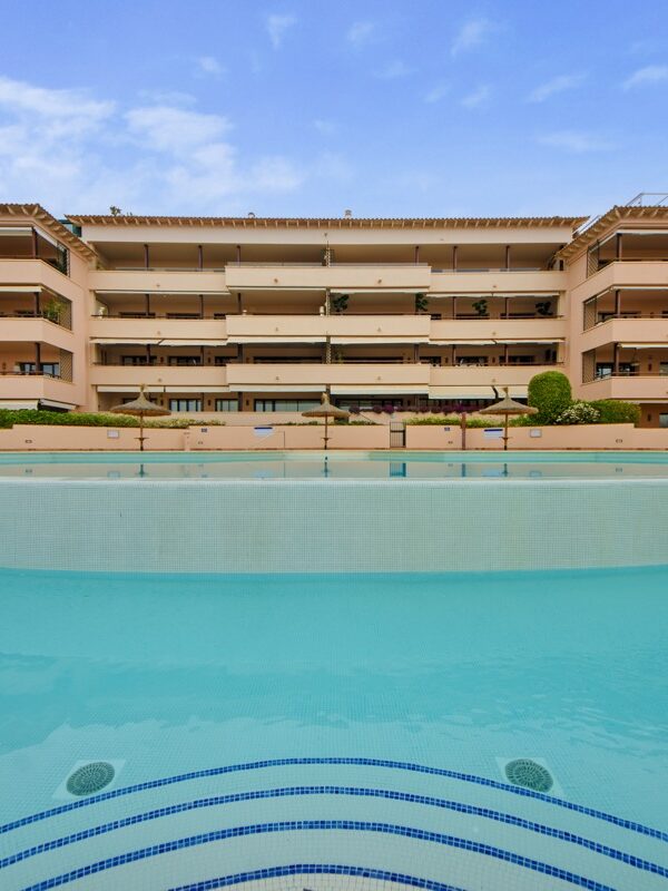 Refined garden apartment with exclusive community wellness for sale in bendinat