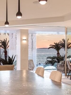 Exquisite frontline coastal residence for sale in palma