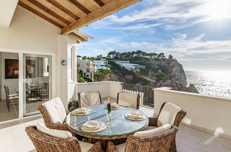 Exquisite frontline coastal residence with panoramic mediterranean views in santa ponsa