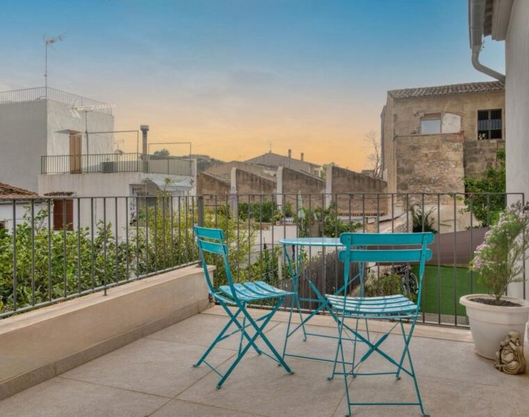 Beautifully refurbished five-bedroom sanctuary with private pool in alaró