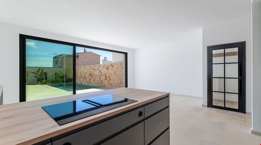 Townhouse for sale in Ses Salines