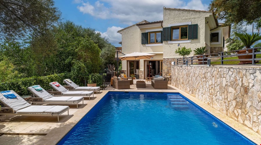 Secluded four-bedroom mediterranean villa with private pool in calvià