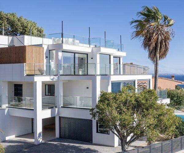 Contemporary designer villa with sea views and holiday license for sale in costa d'en blanes
