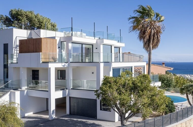 Contemporary designer villa with sea views and holiday license for sale in costa d'en blanes