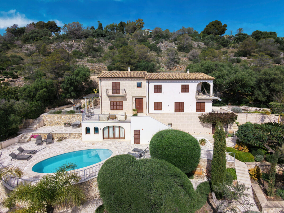 Five-bedroom villa with rental licence in Genova