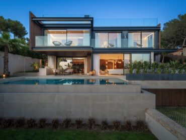 Contemporary sea-view villa for sale in portals nous