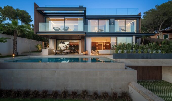 Contemporary sea-view villa for sale in portals nous