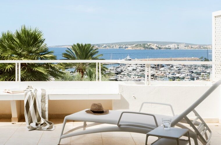 Two-bedroom coastal retreat with panoramic sea vistas in portals nous