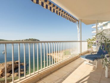 Modernised four-bedroom residence with mediterranean vistas for sale in santa ponsa