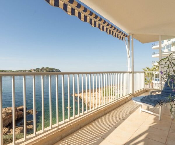 Modernised four-bedroom residence with mediterranean vistas for sale in santa ponsa