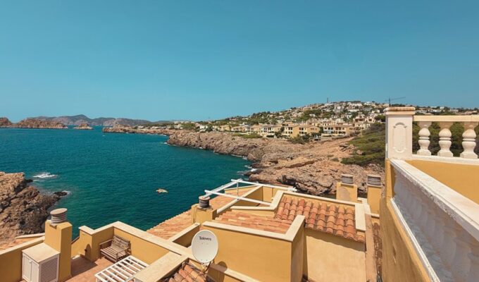 Sophisticated sea-view penthouse with expansive terraces in santa ponsa