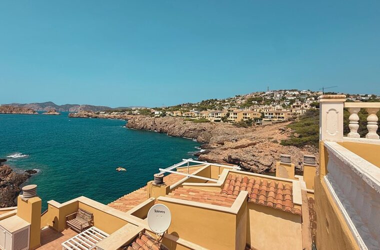 Sophisticated sea-view penthouse with expansive terraces in santa ponsa
