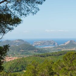Five-bedroom traditional finca for sale with holiday license and sea views in andratx