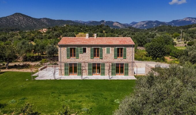 Contemporary four-bedroom country house with sweeping valley vistas in santa maría del camí