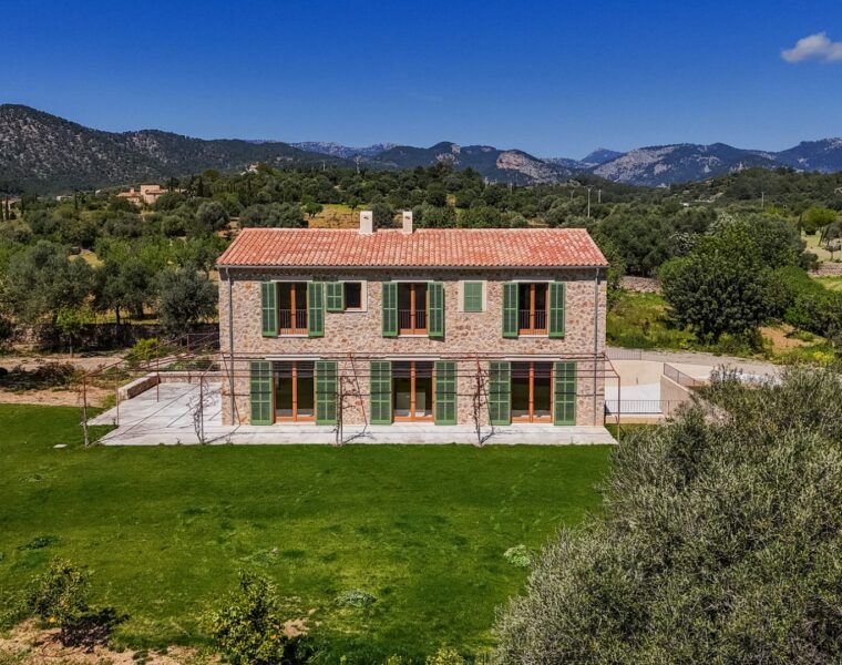 Contemporary four-bedroom country house with sweeping valley vistas in santa maría del camí