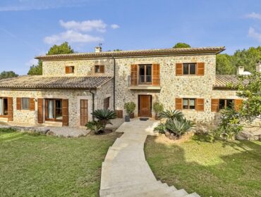 Elegant mediterranean finca with holiday license in santa ponsa