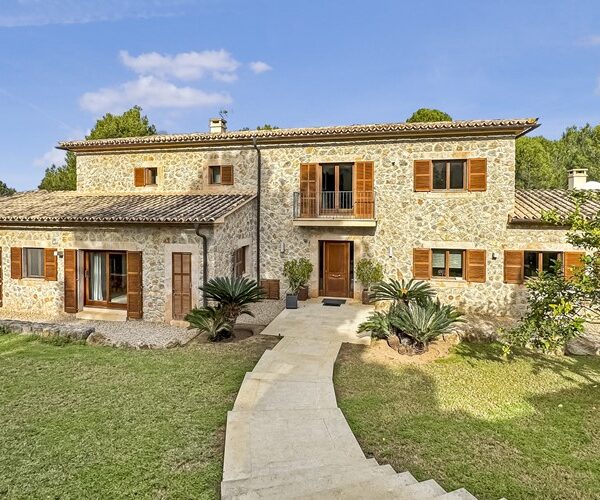 Elegant mediterranean finca with holiday license in santa ponsa