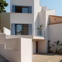 Contemporary townhouse with rooftop pool and wellness suite in palma