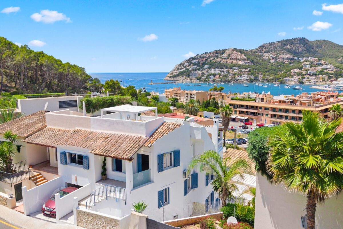 Newly renovated four-bedroom townhouse with panoramic harbour views for sale in Port d’Andratx