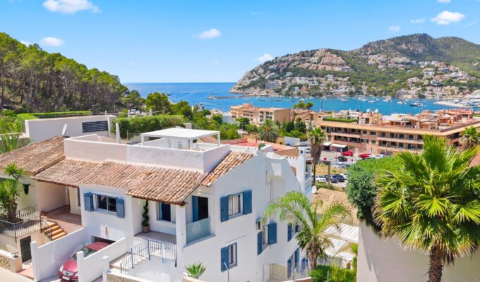 Newly renovated four-bedroom townhouse with panoramic harbour views for sale in port d’andratx