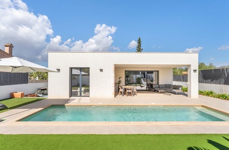 Contemporary single-level luxury villa for sale in marratxí
