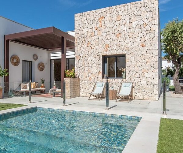 Sustainable four-bedroom single-level designer villa with saltwater pool in marratxí