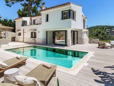 Contemporary sea-view villa with pool and sauna in portals nous