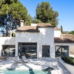 Contemporary four-bedroom villa with holiday rental licence in santa ponsa