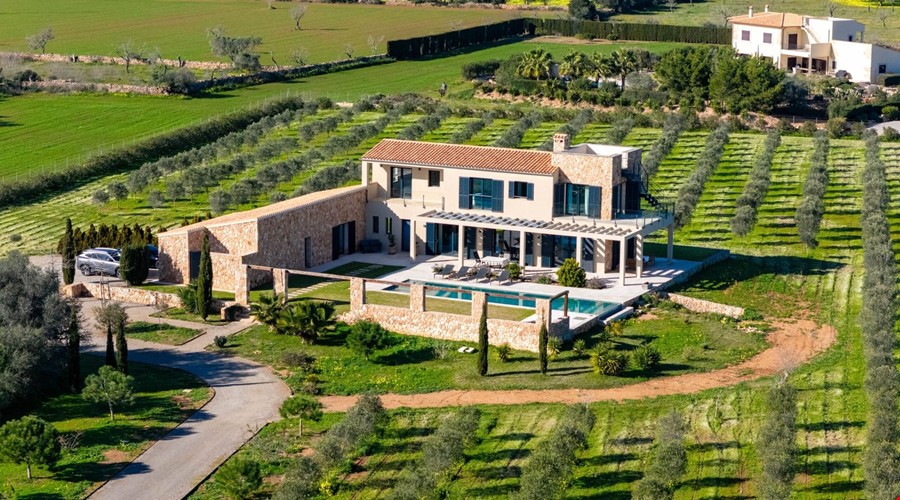 Contemporary architectural villa with expansive views for sale in santanyí