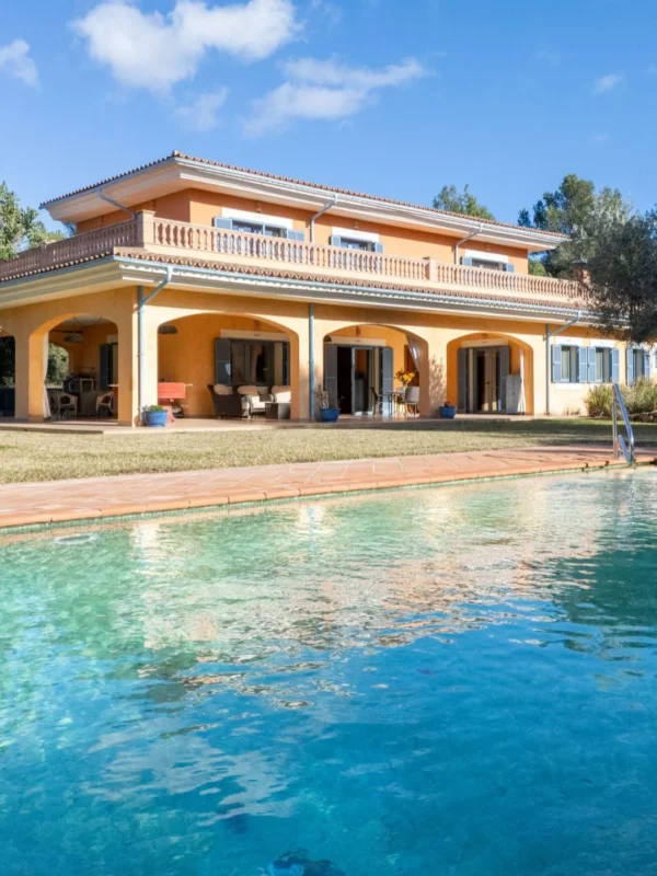 Spacious mediterranean villa with sprawling grounds for sale in santa ponsa