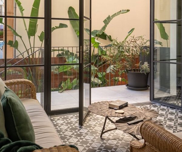 Historic beletage residence with private courtyard for sale in palma