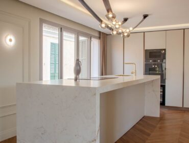Elegantly renovated four-bedroom apartment for sale in palma old town