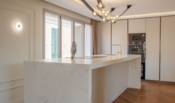Elegantly renovated four-bedroom apartment for sale in palma old town