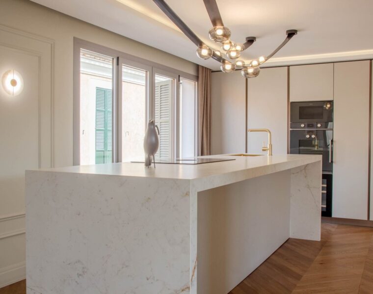Elegantly renovated four-bedroom apartment for sale in palma old town