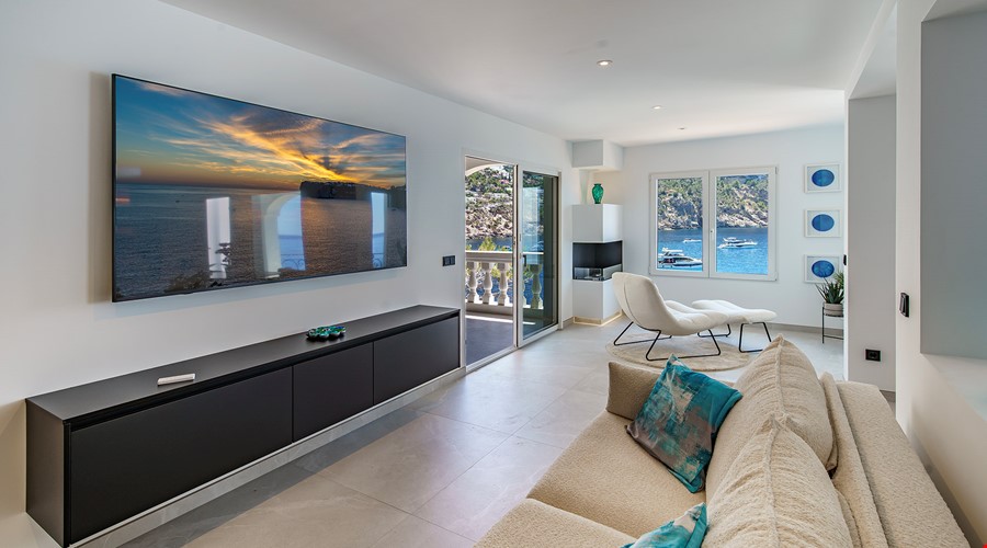 Contemporary sea-view apartment for sale in Port d’Andratx