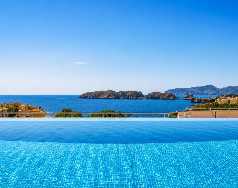 Elegant three-bedroom apartment for sale with panoramic rooftop pool in santa ponsa