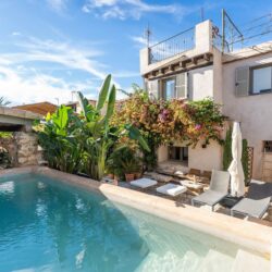 Authentic stone townhouse with historic wine cellar for sale in consell