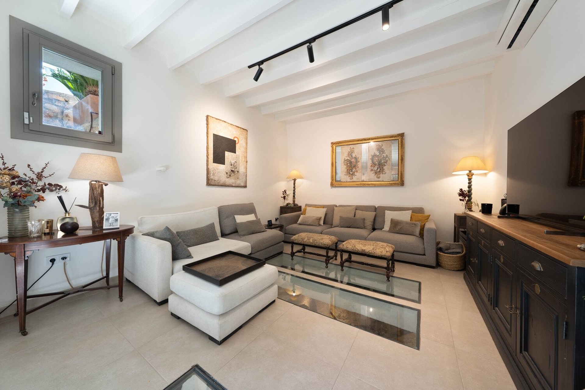 Townhouse for sale in Consell Authentic stone townhouse with historic wine cellar for sale in consell