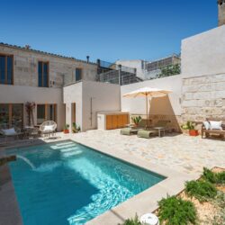 Contemporary mediterranean townhouse for sale in maria de la salut