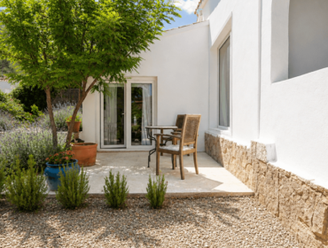 Renovated designer villa with garden and pool permit for sale in betlem