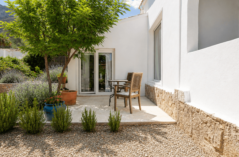Renovated designer villa with garden and pool permit for sale in betlem
