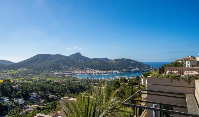 Contemporary mediterranean villa with sea views and rental licence in port d’andratx