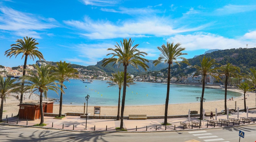 Villa for sale in Port de Soller Historic seven-bedroom frontline villa with panoramic sea vistas in port de sóller