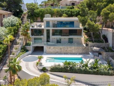 Contemporary sea-view villa with wellness spa and designer finishes in santa ponsa