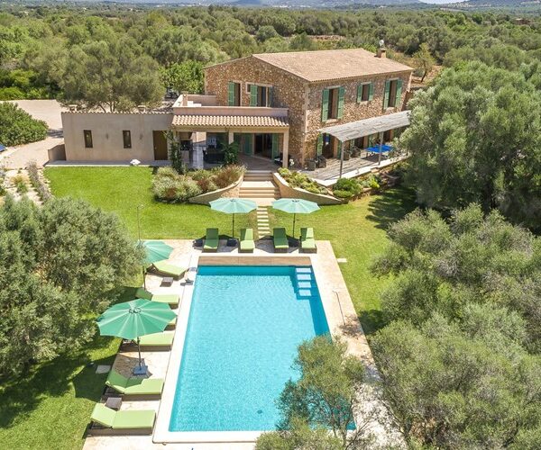 Eco-friendly luxury villa with private pool near santanyí