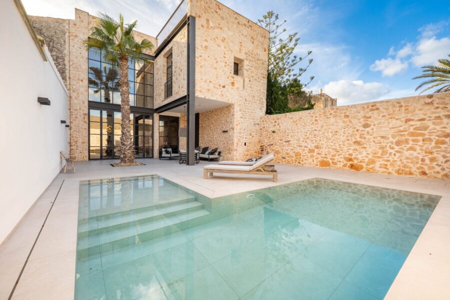 Exquisite contemporary sanctuary with rooftop pool and sauna for sale in santanyí