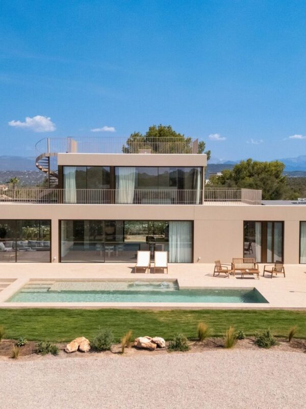 Five-bedroom contemporary villa with sweeping coastal views for sale in son gual